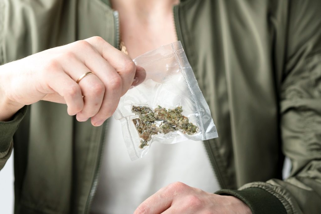 Home packing jobs for cannabis are unlikely to be real
