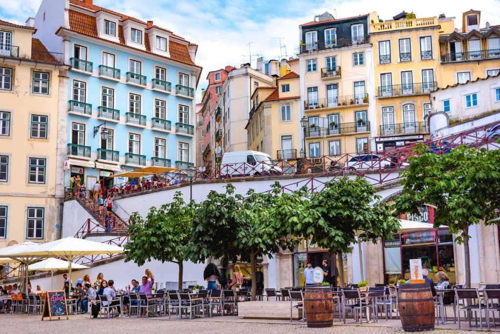 Best digital nomad cities : Lisbon, portugal