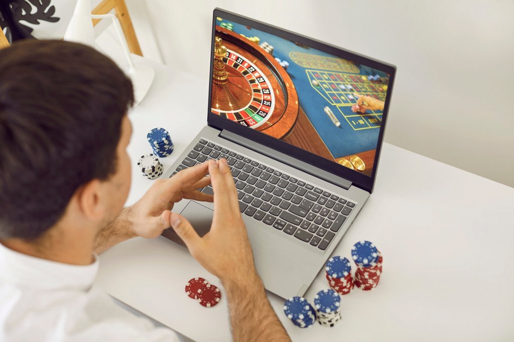 Online poker - virtual activities for remote teams
